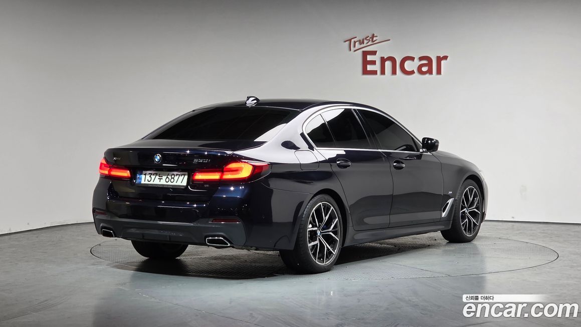 BMW 5-Series 530i xDrive M Sport Package, 2023