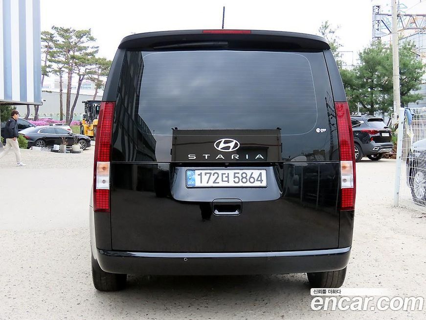 Hyundai Staria Tourer 9-Seater, 2025