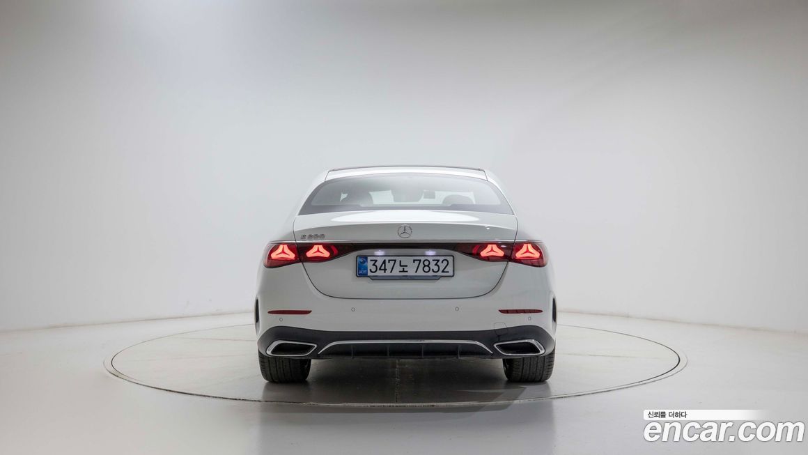 Mercedes-Benz E-Class E200 AMG Line, 2026