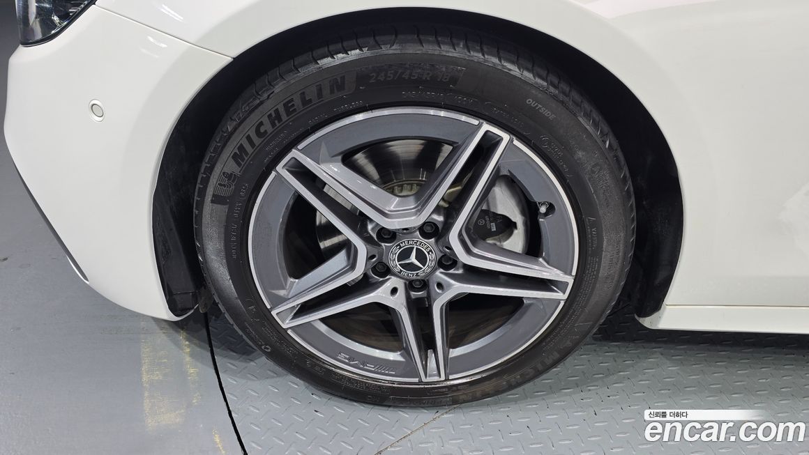 Mercedes-Benz E-Class E250 AMG Line, 2023