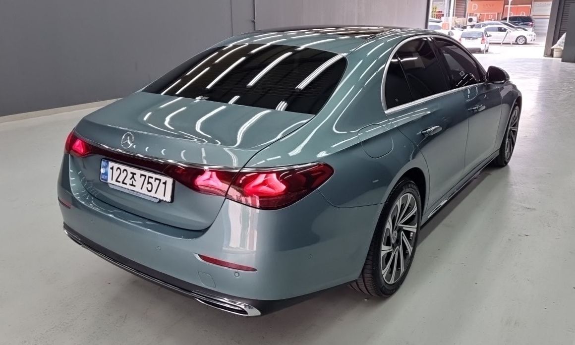 Mercedes-Benz E-Class E300 4MATIC Exclusive, 2024