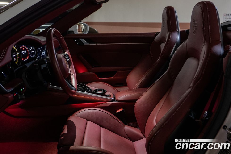 Porsche 911 Carrera 4 GTS Cabriolet, 2024