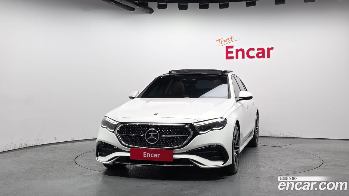 Mercedes-Benz E-Class E300 4MATIC AMG Line, 2025