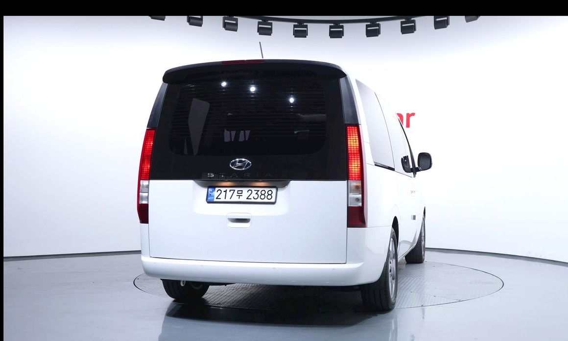 Hyundai Staria 4WD Tourer 9-Seater, 2024