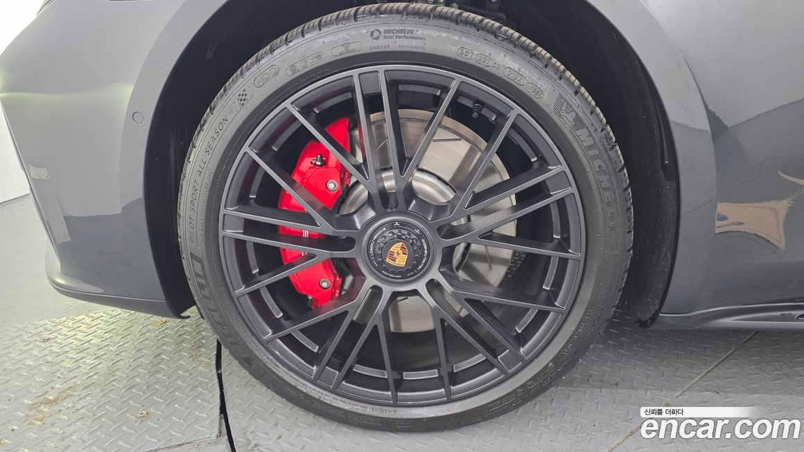 Porsche Panamera 4.0 GTS, 2025