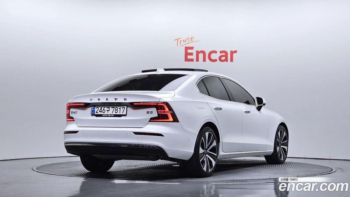 Volvo S60 B5 Ultimate Bright, 2024