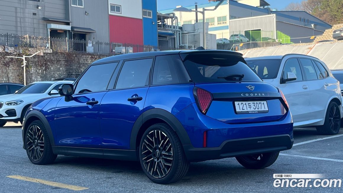 Mini Cooper 5 Door Favoured, 2025