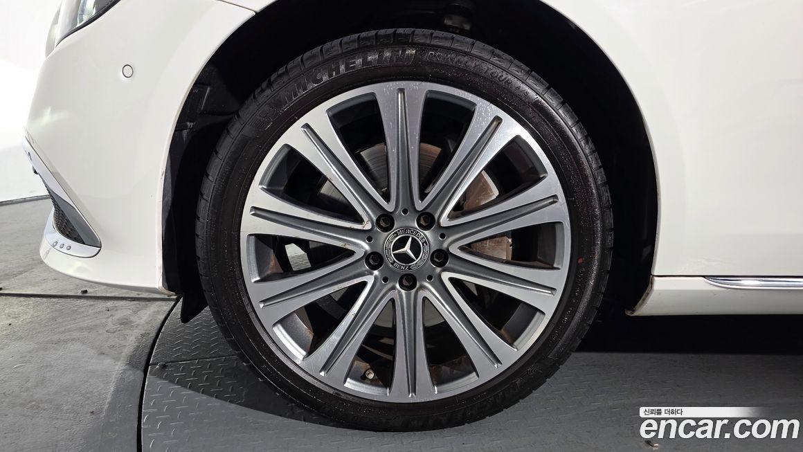 Mercedes-Benz E-Class E350 4MATIC Exclusive, 2023