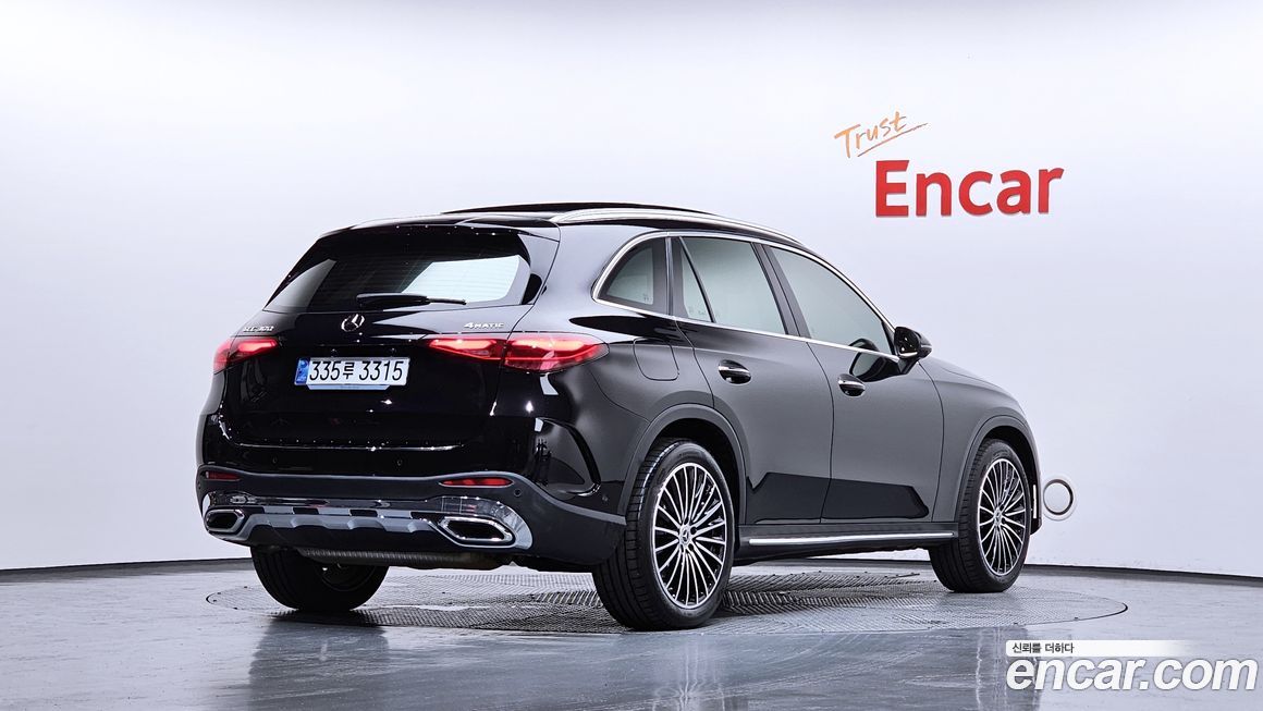 Mercedes-Benz GLC-Class GLC300 4MATIC AMG Line, 2024