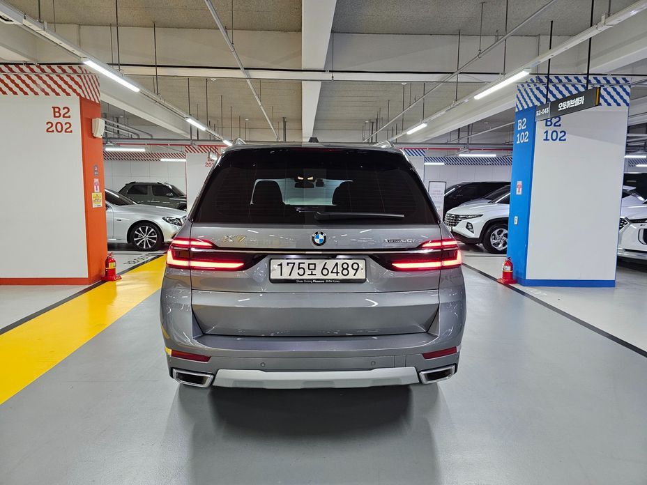 BMW X7 xDrive 40i Design Pure Excellence 6-Seater, 2025