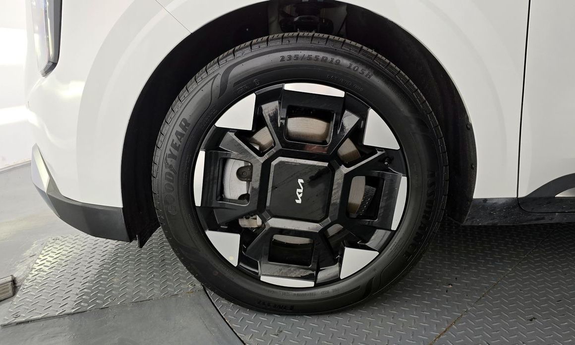 Kia Carnival 9-Seater Noblesse, 2025