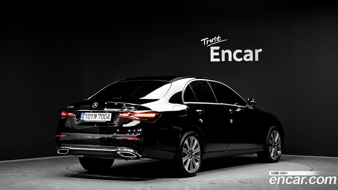 Mercedes-Benz E-Class E350 4MATIC Exclusive, 2023