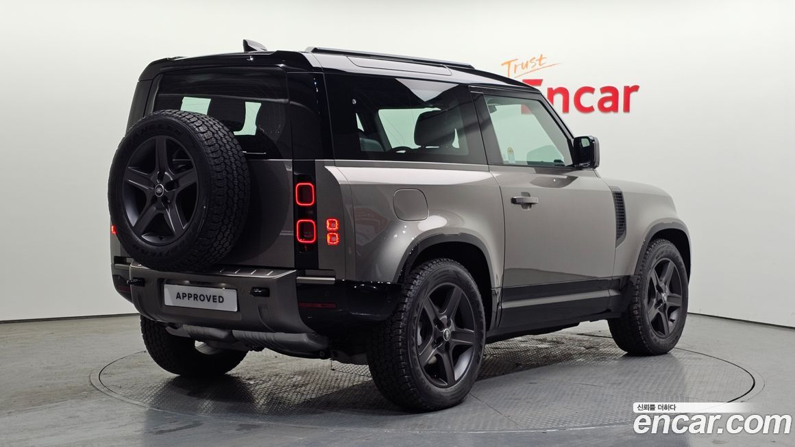 Land Rover Defender 90 D250 X-Dynamic SE, 2025