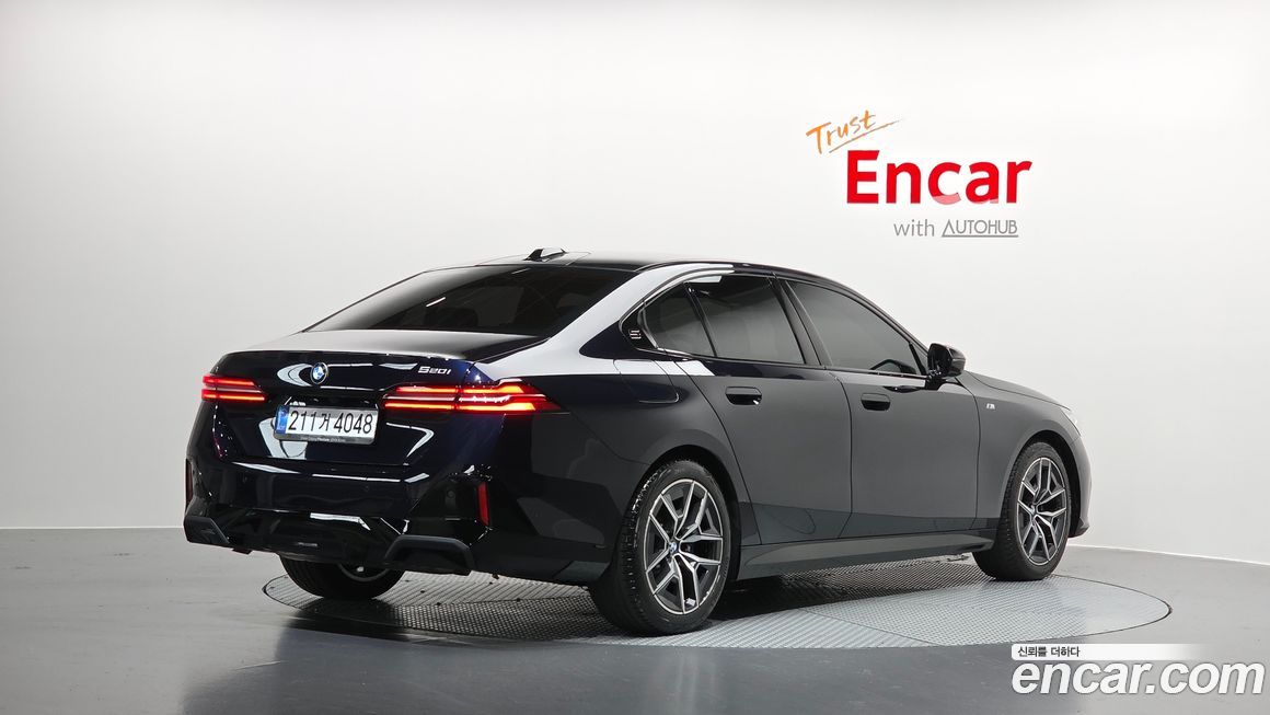 BMW 5-Series 520i M Sport, 2025
