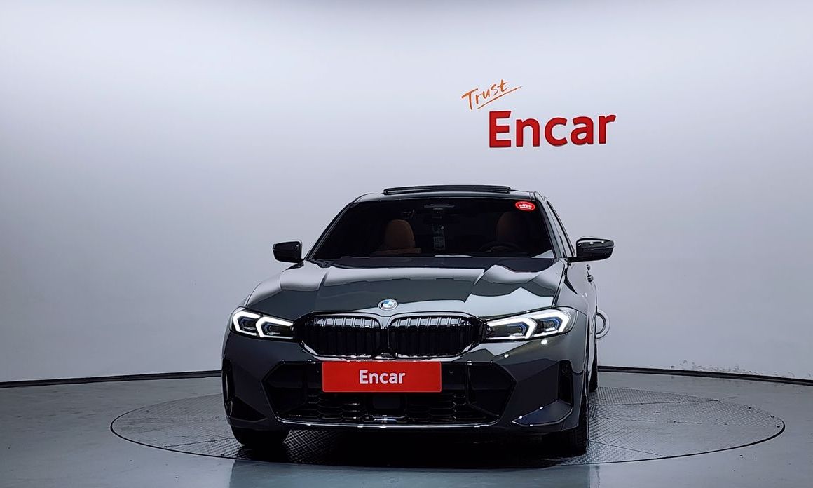 BMW 3-Series 320i M Sport, 2025