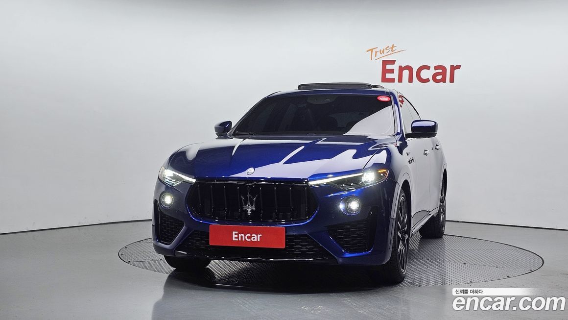 Maserati Levante 3.0 AWD Modena, 2022