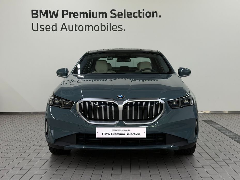 BMW 5-Series 523d, 2025