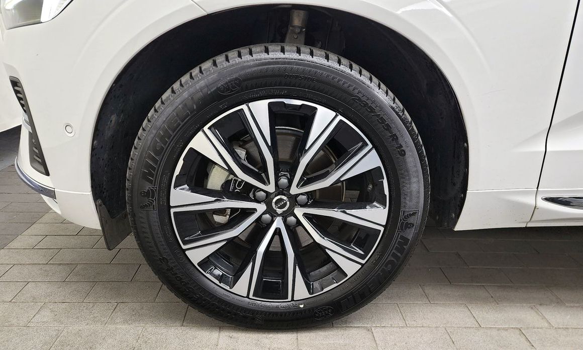 Volvo XC60 B5 Ultimate Bright, 2024