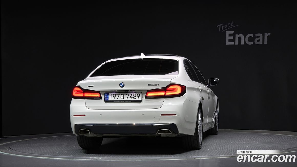 BMW 5-Series 530i xDrive Luxury, 2023