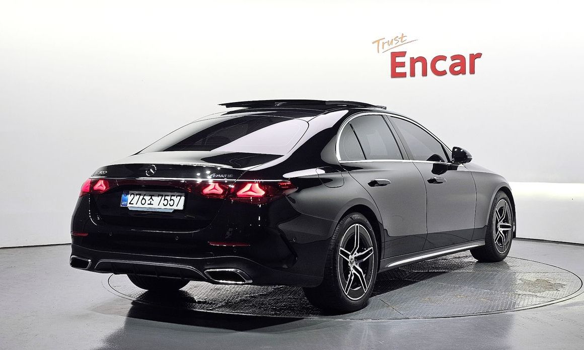 Mercedes-Benz E-Class E300 4MATIC AMG Line, 2025