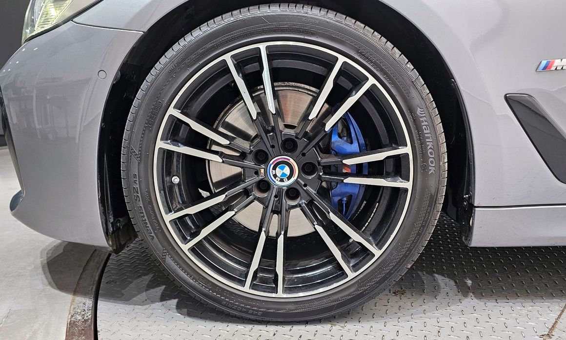 BMW 5-Series 520i M Sport, 2023