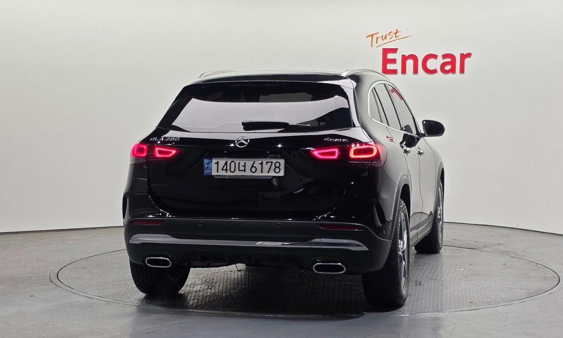 Mercedes-Benz GLA-Class GLA250 4MATIC, 2023