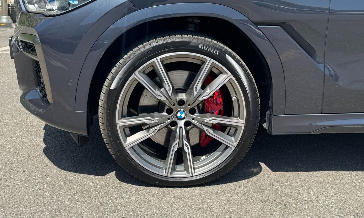 BMW X6 M50i, 2022