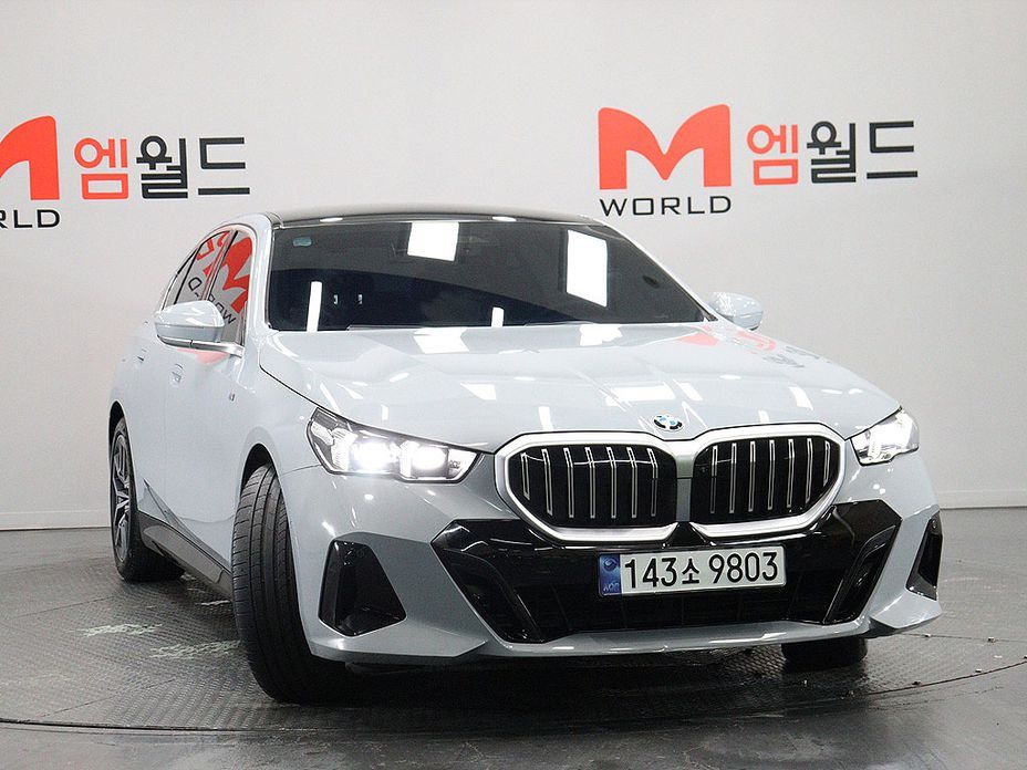 BMW 5-Series 520i M Sport, 2024