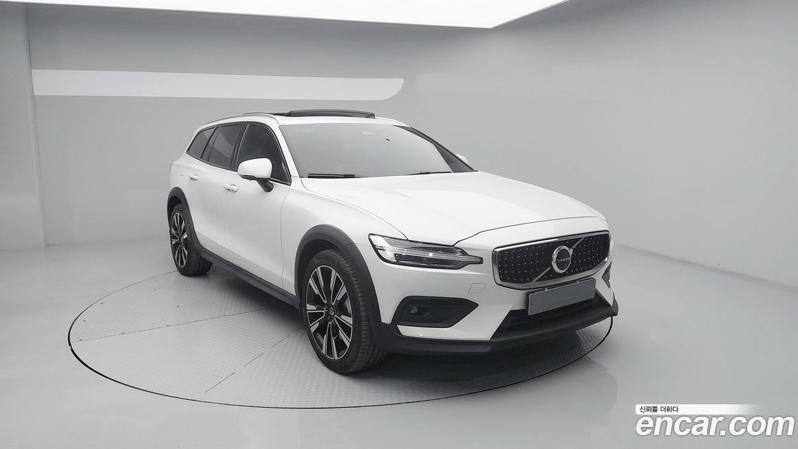 Volvo V60 B5 Ultimate AWD, 2024