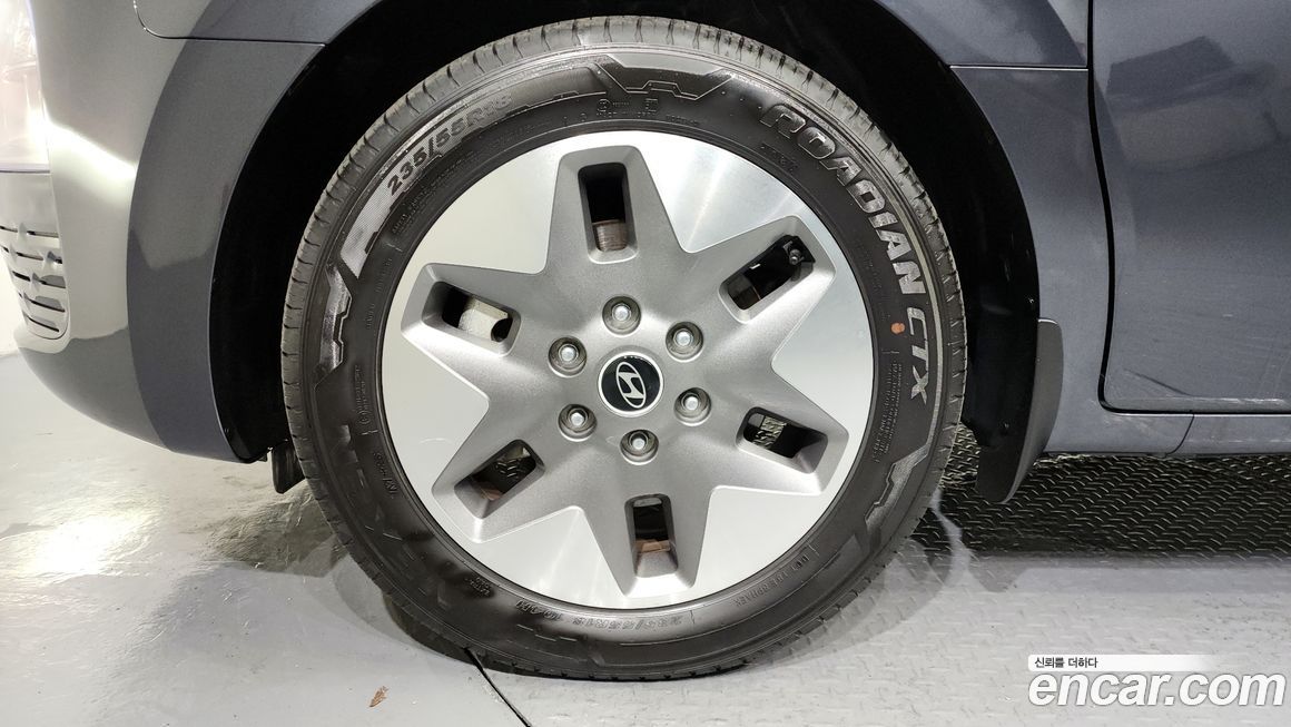 Hyundai Staria Tourer 9-Seater, 2025