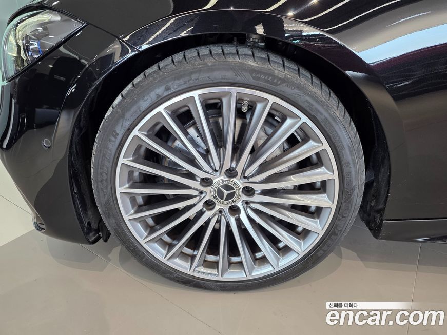 Mercedes-Benz C-Class C300 4MATIC AMG Line, 2024