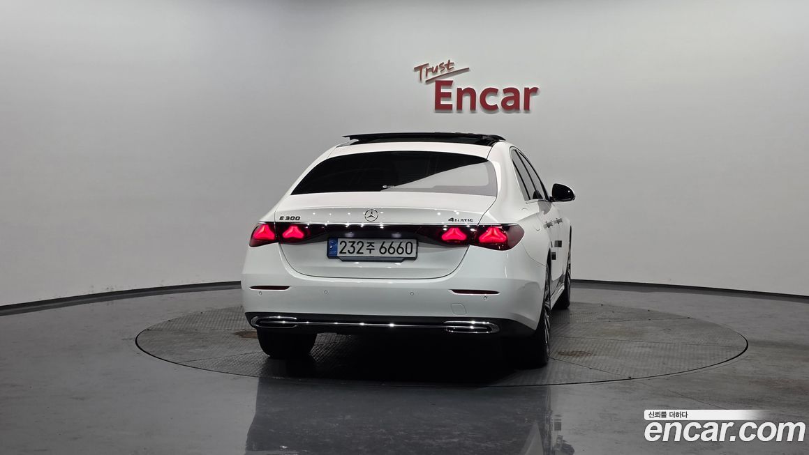 Mercedes-Benz E-Class E300 4MATIC Exclusive, 2024