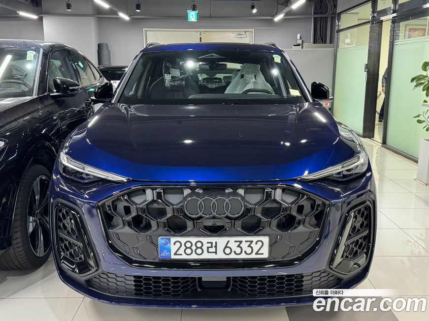 Audi Q5 40 TDI Quattro S Line Black Edition, 2025