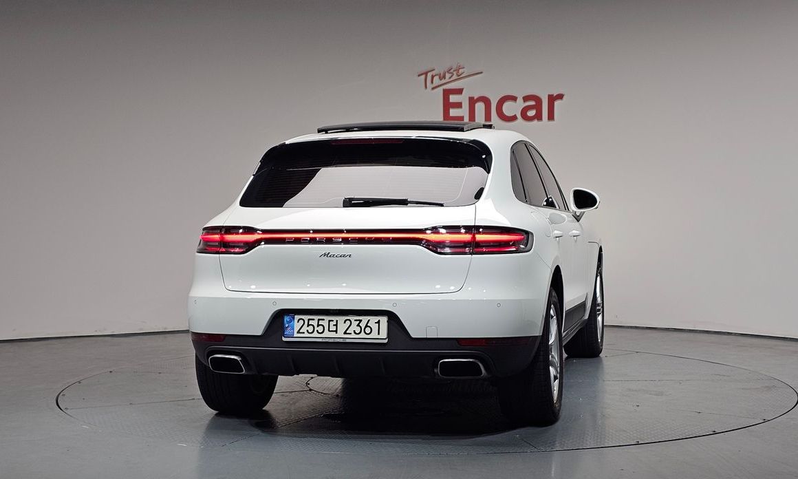 Porsche Macan 2.0, 2021