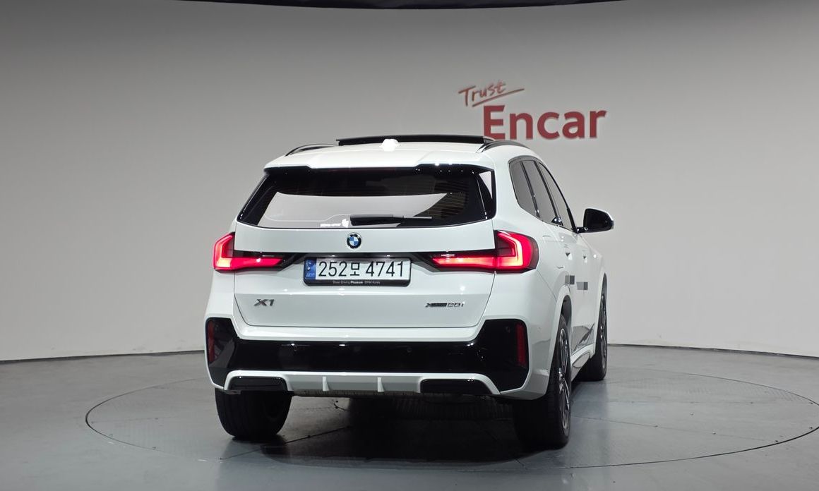 BMW X1 xDrive 20i M Sport, 2024