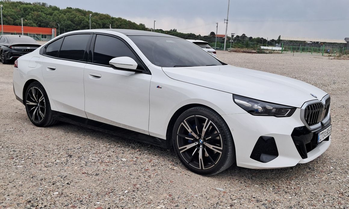 BMW 5-Series 530i xDrive M Sport, 2024
