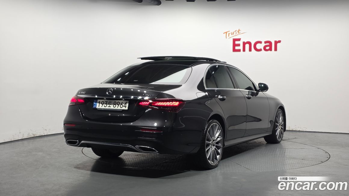 Mercedes-Benz E-Class E350 4MATIC AMG Line, 2022