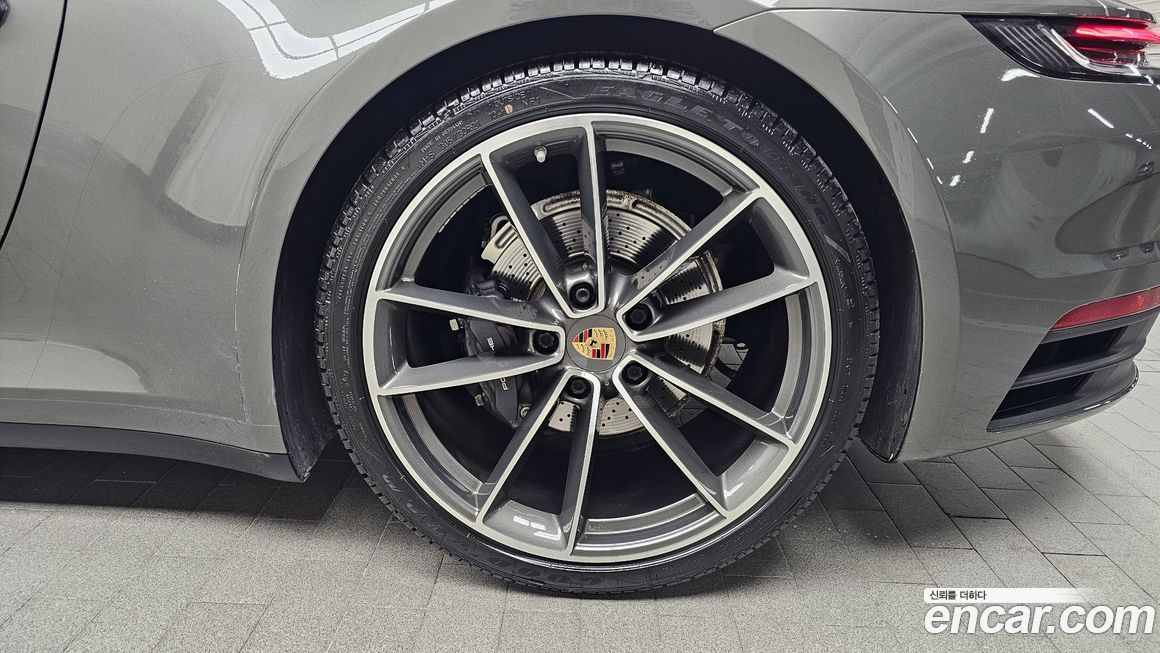 Porsche 911 Carrera, 2021