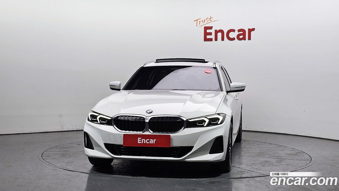 BMW 3-Series 320i Touring, 2023