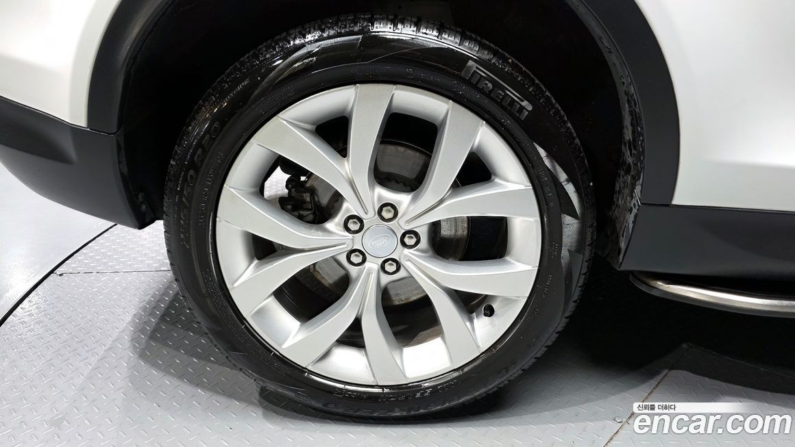 Land Rover Discovery Sport P250 SE, 2022