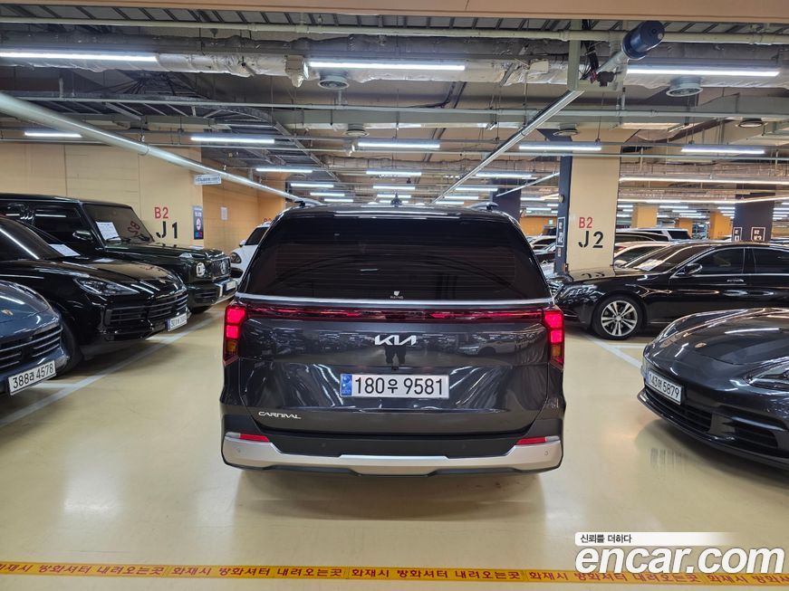 Kia Carnival 9-Seater Prestige, 2025