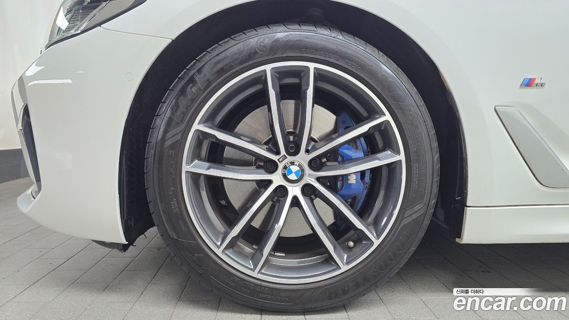 BMW 5-Series 520i M Sport, 2023