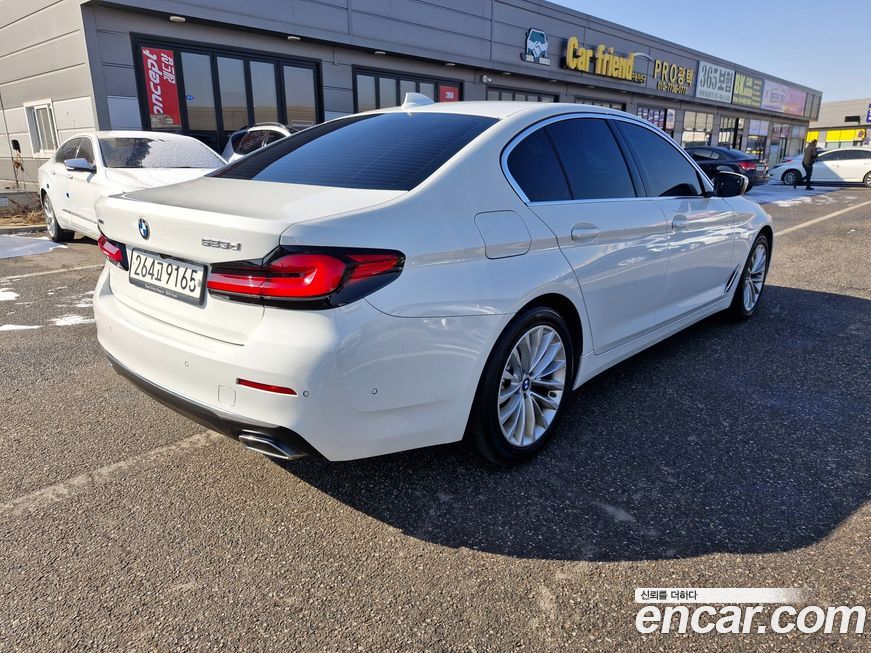 BMW 5-Series 523d xDrive Luxury, 2022