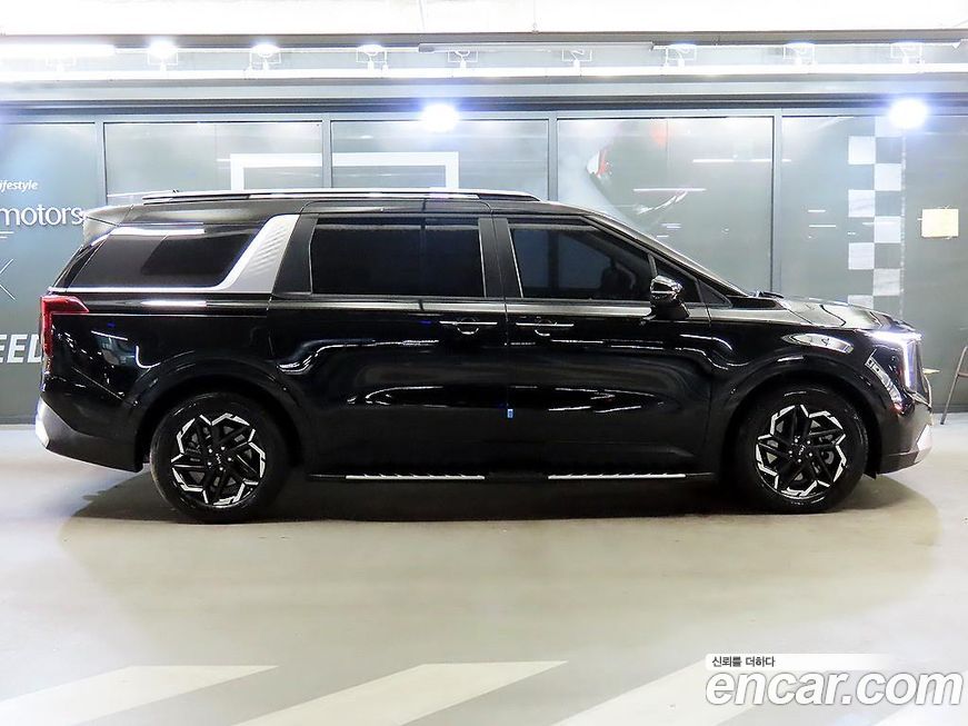 Kia Carnival 9-Seater Prestige, 2025