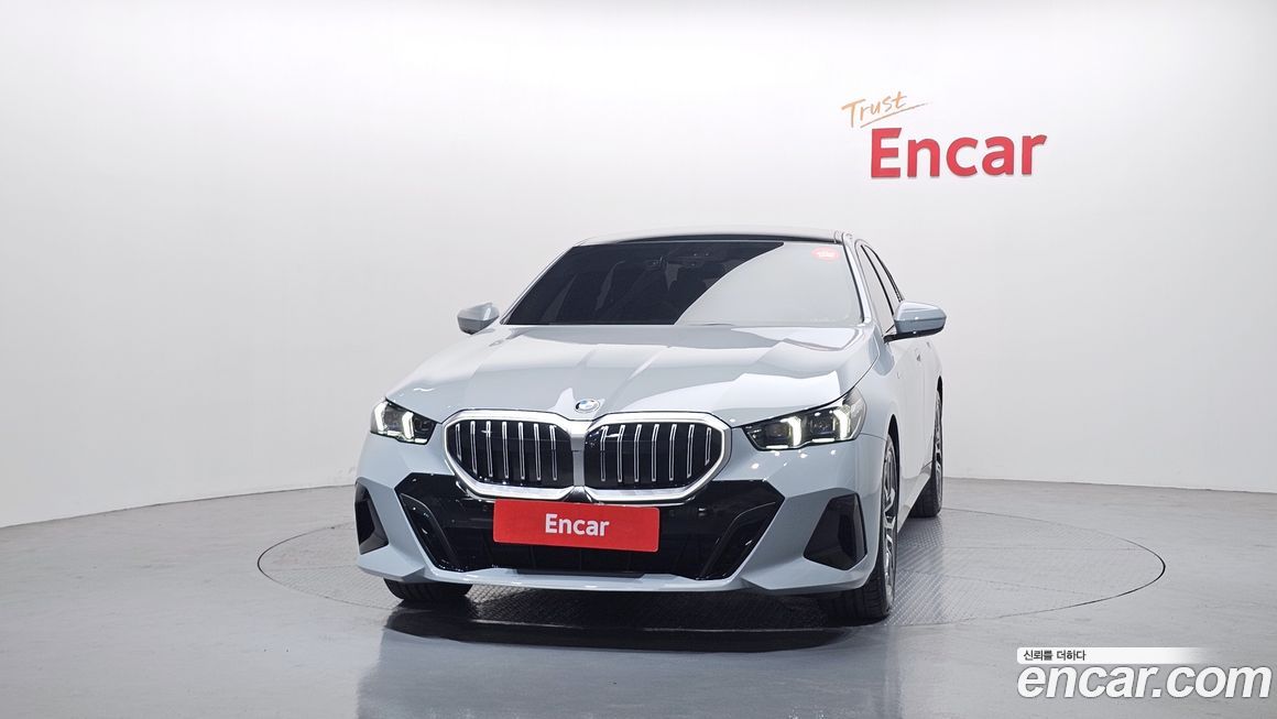 BMW 5-Series 520i M Sport, 2025