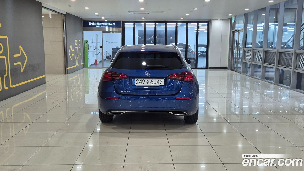 Mercedes-Benz A-Class A220 Hatchback, 2024