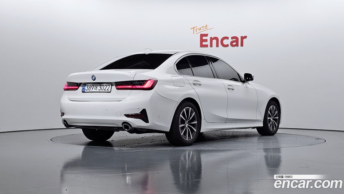 BMW 3-Series 320i, 2022