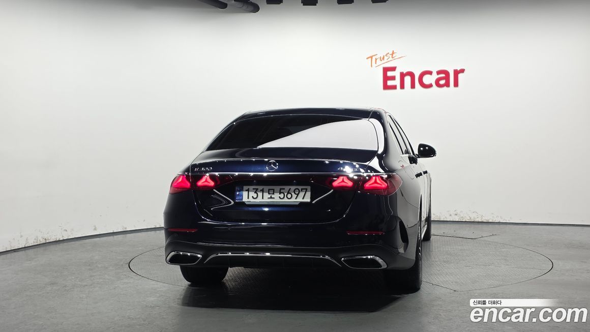 Mercedes-Benz E-Class E300 4MATIC AMG Line, 2024