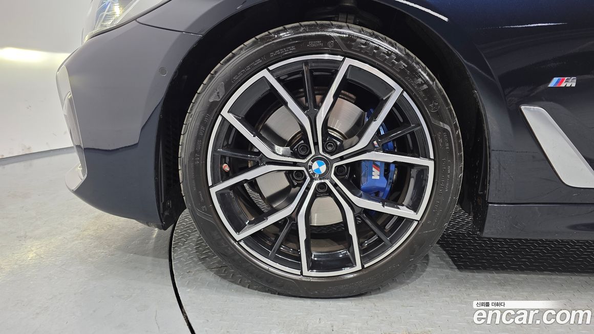 BMW 5-Series 530i M Sport Package, 2023