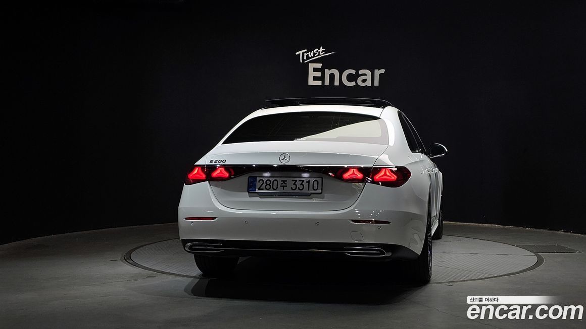 Mercedes-Benz E-Class E200 Avantgarde, 2024